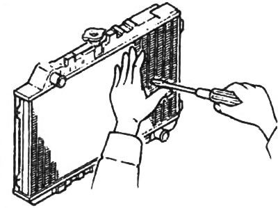 2. Проверьте оребрение радиатора. Выпрямите, если необходимо.