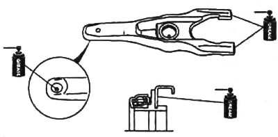 Перед установкой вилки выключения сцепления и выжимного подшипника нанесите смазку на поверхности…