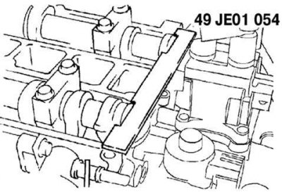 Fig. 2.190. Installing a special device on the camshaft